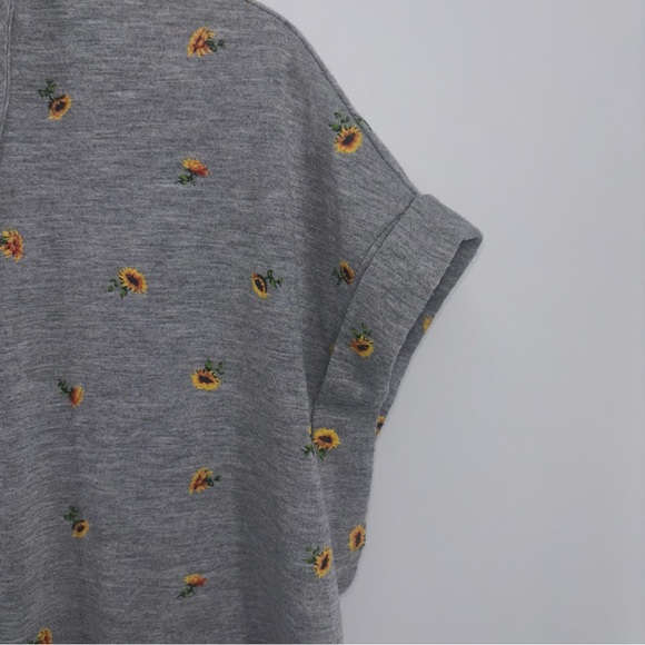 Truself Women L Sunflower Print Button Front Short Sleeve‎ Grey Top Classic Soft - Picture 4 of 9
